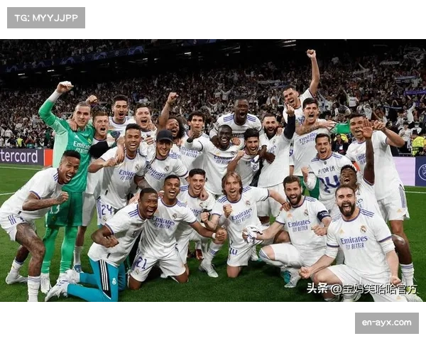 皇家社会门德斯串联中场，控球压迫体系依赖边路配合